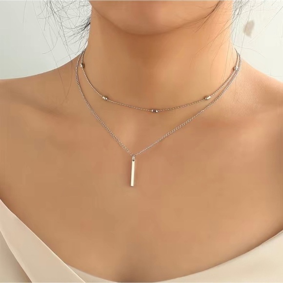 Jewelry - Silver Stacked Chain Long Pendant Necklace Simple Design.